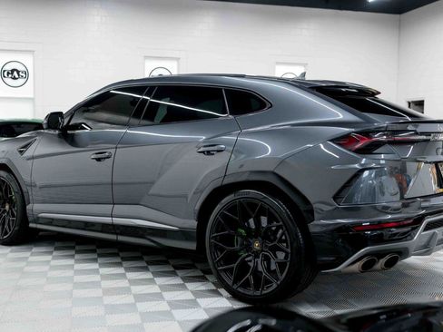 Used 2019 Lamborghini Urus AWD/4WD image 9