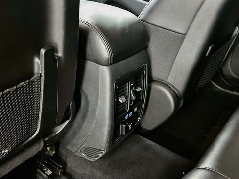 Used 2019 Jeep Grand Cherokee Limited AWD/4WD image 29
