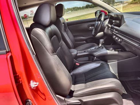 Used 2025 Honda HR-V EX-L image 12