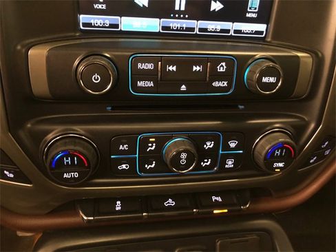 Used 2015 Chevrolet Silverado 1500 High Country image 23