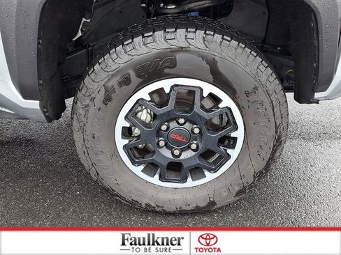 Certified 2025 Toyota Tacoma TRD Off-Road image 8