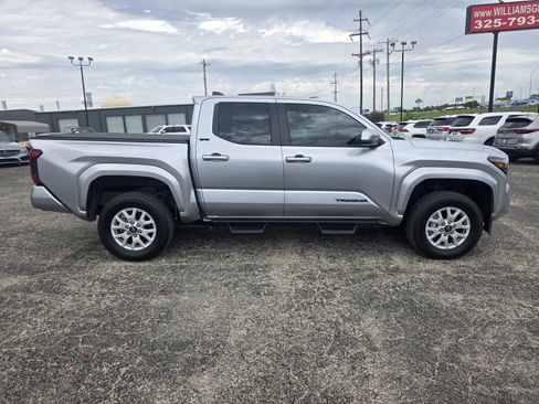 Used 2025 Toyota Tacoma SR5 image 8