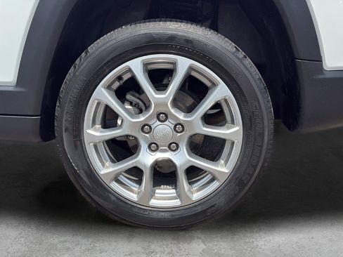 Used 2023 Jeep Compass Latitude AWD/4WD image 23