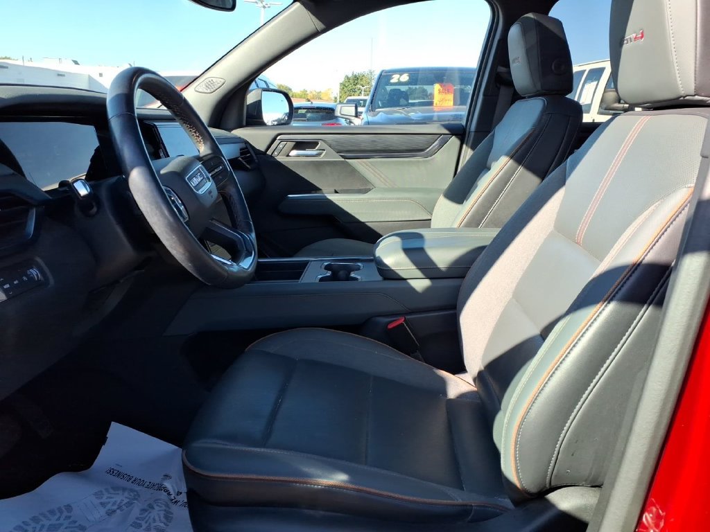 Used 2024 GMC Acadia AT4 w/ Luxury Package AWD/4WD image 13