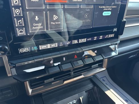 Used 2025 GMC Hummer EV 2X image 21