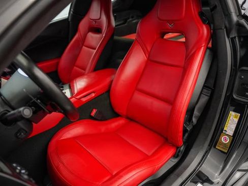Used 2015 Chevrolet Corvette Z06 w/ 3LZ Preferred Equipment Group RWD image 19