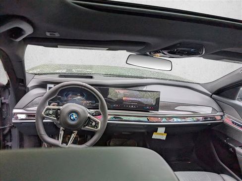 New 2026 BMW i7 eDrive50 w/ M Sport Package image 15