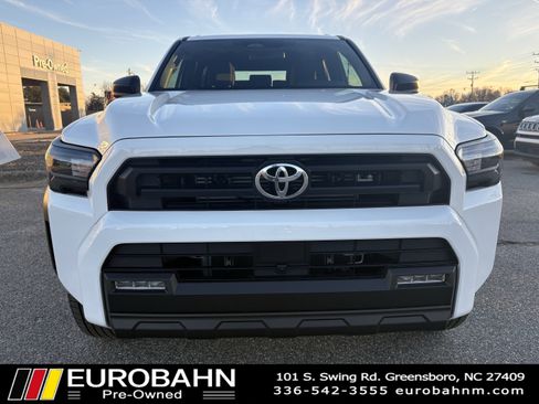 Used 2025 Toyota 4Runner SR5 image 9