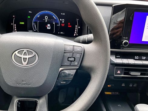 Used 2025 Toyota Camry LE FWD image 25