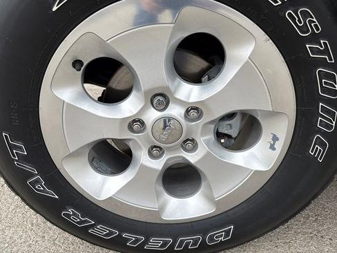 Used 2015 Jeep Wrangler Unlimited Sahara w/ Connectivity Group image 23