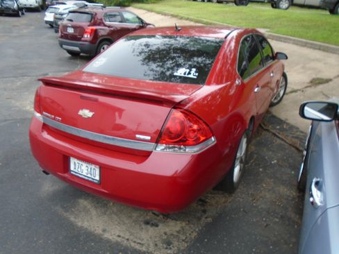 Used 2008 Chevrolet Impala LTZ FWD image 4