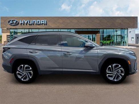 Used 2026 Hyundai Tucson Limited AWD/4WD image 9