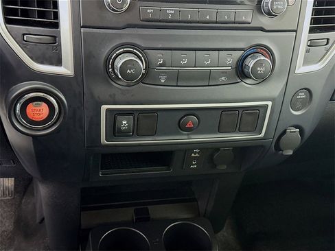 Used 2017 Nissan Titan S image 6