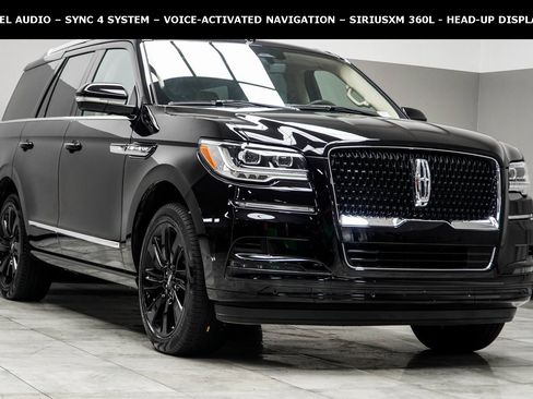 Used 2024 Lincoln Navigator Reserve w/ Monochromatic Package image 4