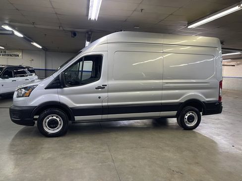 Certified 2024 Ford Transit 250 148 High Roof RWD image 4