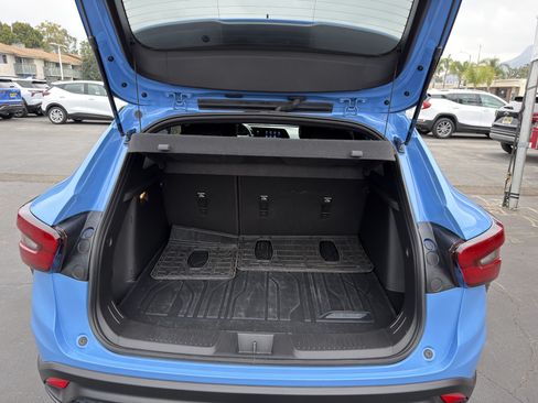Used 2024 Chevrolet Trax RS FWD image 15
