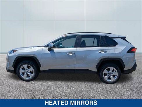 Used 2021 Toyota RAV4 XLE AWD/4WD image 2