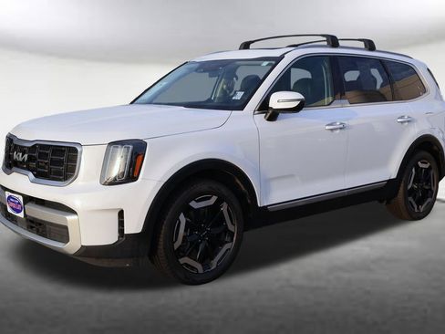 Used 2025 Kia Telluride S AWD/4WD image 11