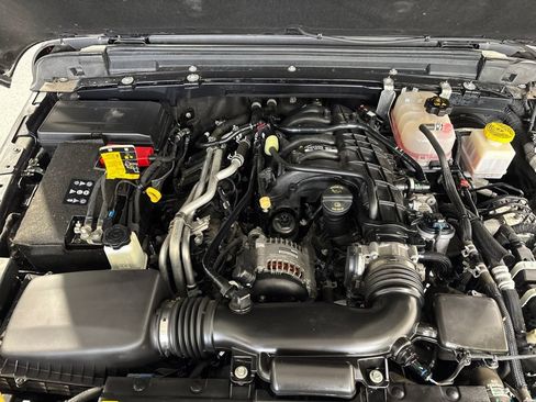 Used 2023 Jeep Gladiator Sport AWD/4WD image 44