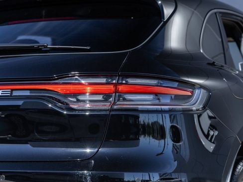 Certified 2026 Porsche Macan AWD/4WD image 15