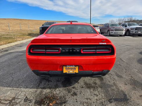 Used 2018 Dodge Challenger GT image 5