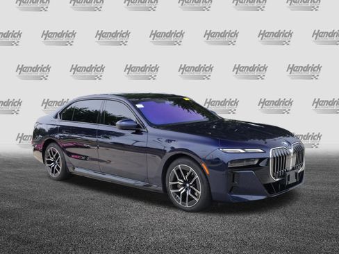 Used 2024 BMW 750e xDrive AWD/4WD image 2