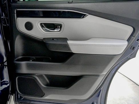 Certified 2025 Honda Pilot Touring image 34