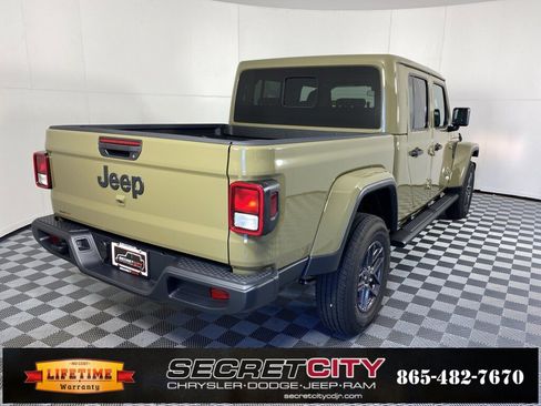 New 2025 Jeep Gladiator Sport image 7