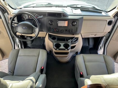 Used 2015 Ford E-450 and Econoline 450 Super Duty w/ Motorhome Prep Package RWD image 33