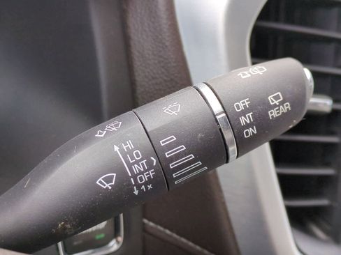 Used 2017 GMC Acadia SLT image 29