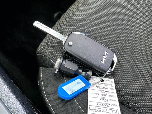Used 2024 Kia Forte LXS w/ LXS Technology Package FWD image 14