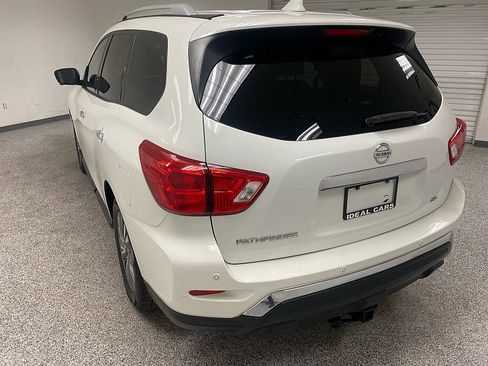 Used 2019 Nissan Pathfinder SL image 7