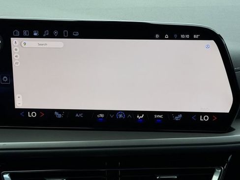 Certified 2025 Chevrolet Traverse LT w/ Midnight/Sport Edition image 16