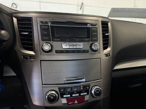 Used 2013 Subaru Legacy 2.5i Premium AWD/4WD image 17