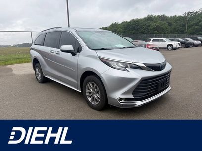 Used 2022 Toyota Sienna XLE