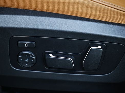 Certified 2025 BMW X3 xDrive30i w/ M Sport Package image 21