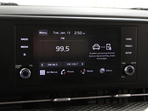 Used 2024 Kia Carnival LX image 10