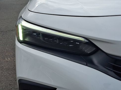 Used 2023 Honda Civic Sport image 9