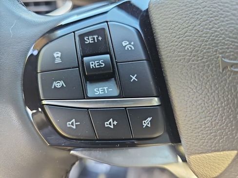 Used 2023 Ford Explorer Platinum w/ Technology Package AWD/4WD image 17