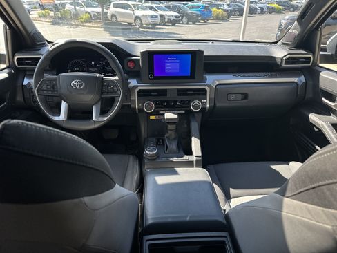 Certified 2025 Toyota Tacoma TRD Off-Road AWD/4WD image 22