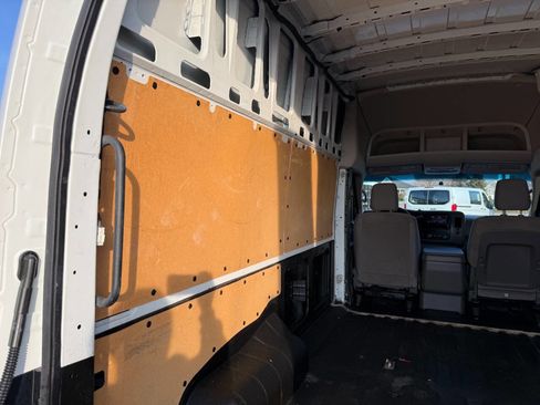 Used 2021 Nissan NV 2500 SV image 22