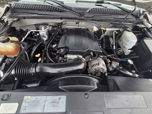 Used 2004 GMC Sierra 2500 SLT w/ Skid Plate Package image 17