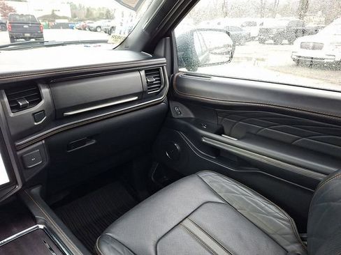 Used 2022 Ford Expedition Platinum AWD/4WD image 21