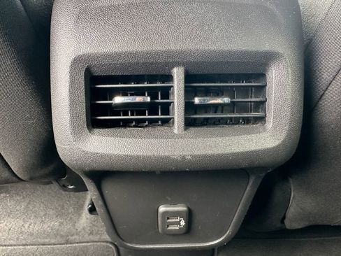 Used 2021 Chevrolet Equinox LS w/ LS Convenience Package image 12