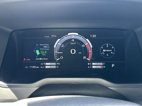 Used 2025 Toyota Tundra Limited AWD/4WD image 12
