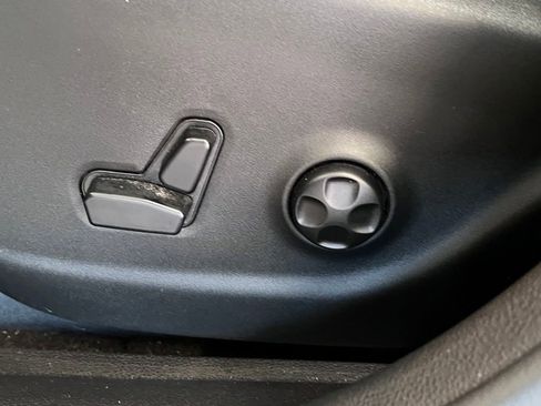 Used 2019 Jeep Cherokee Limited image 35