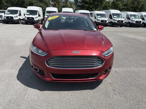 Used 2016 Ford Fusion Titanium FWD image 10
