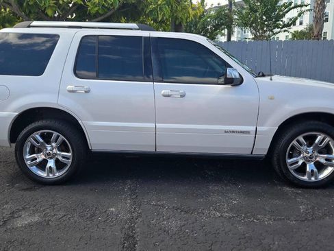 Used 2010 Mercury Mountaineer Premier RWD image 3
