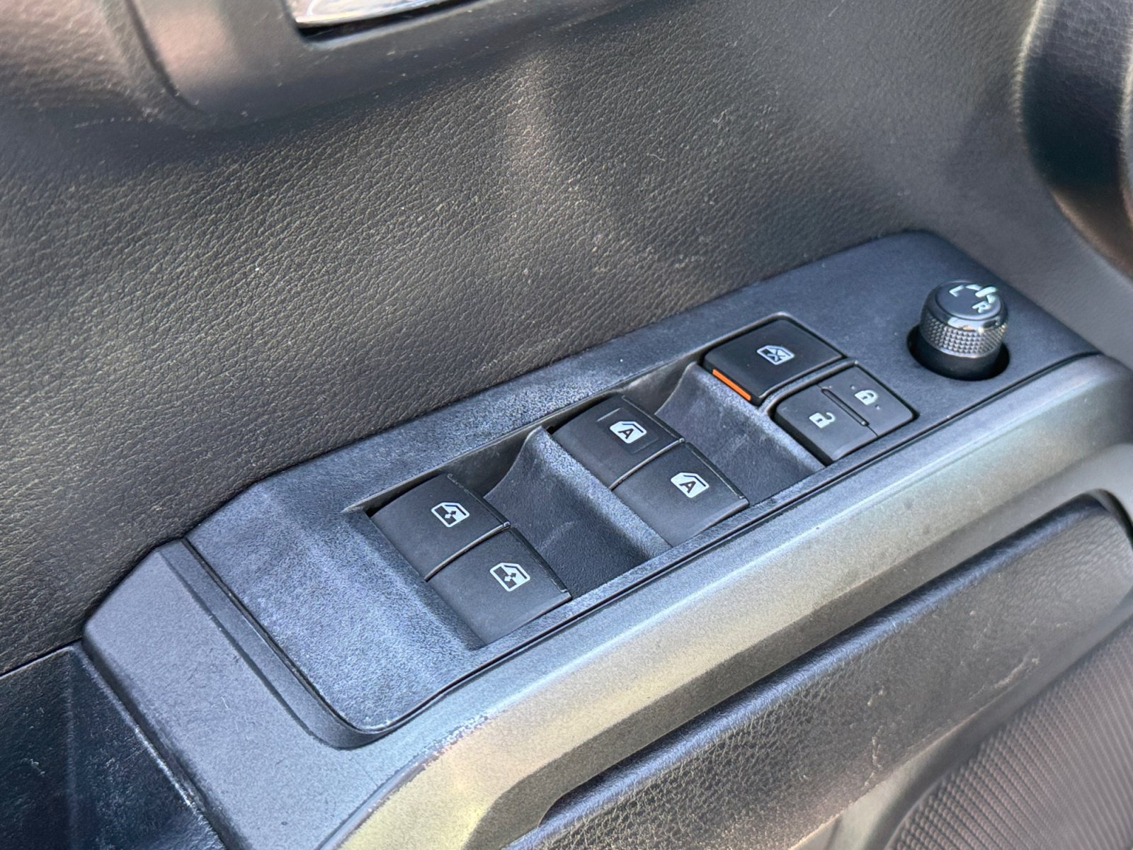 Used 2020 Toyota Tacoma TRD Off-Road w/ Technology Package AWD/4WD image 16