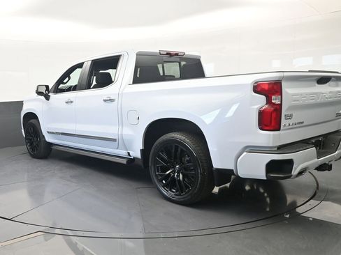 Used 2026 Chevrolet Silverado 1500 High Country w/ Technology Package image 4